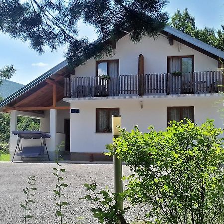 Galesic Apartments & Rooms Korenica Bagian luar foto