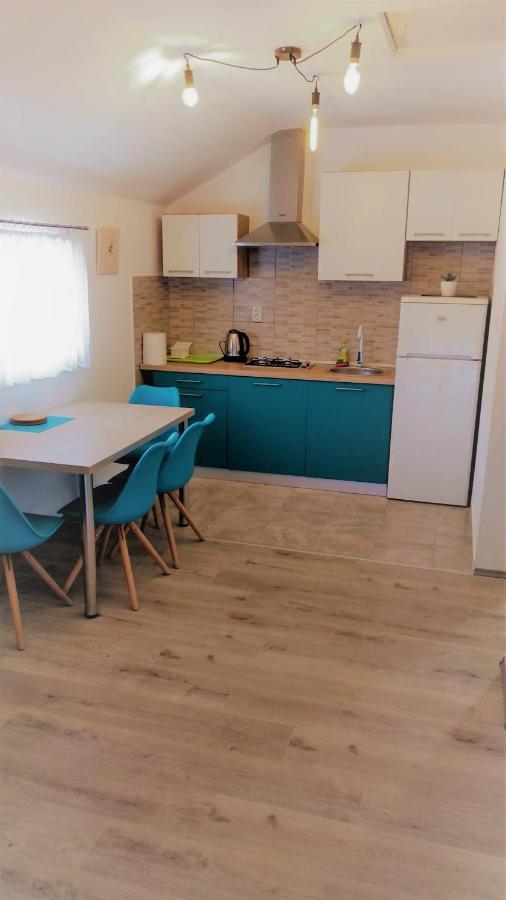 Galesic Apartments & Rooms Korenica Bagian luar foto