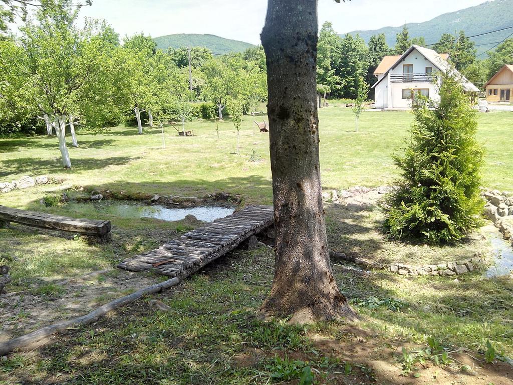 Galesic Apartments & Rooms Korenica Bagian luar foto