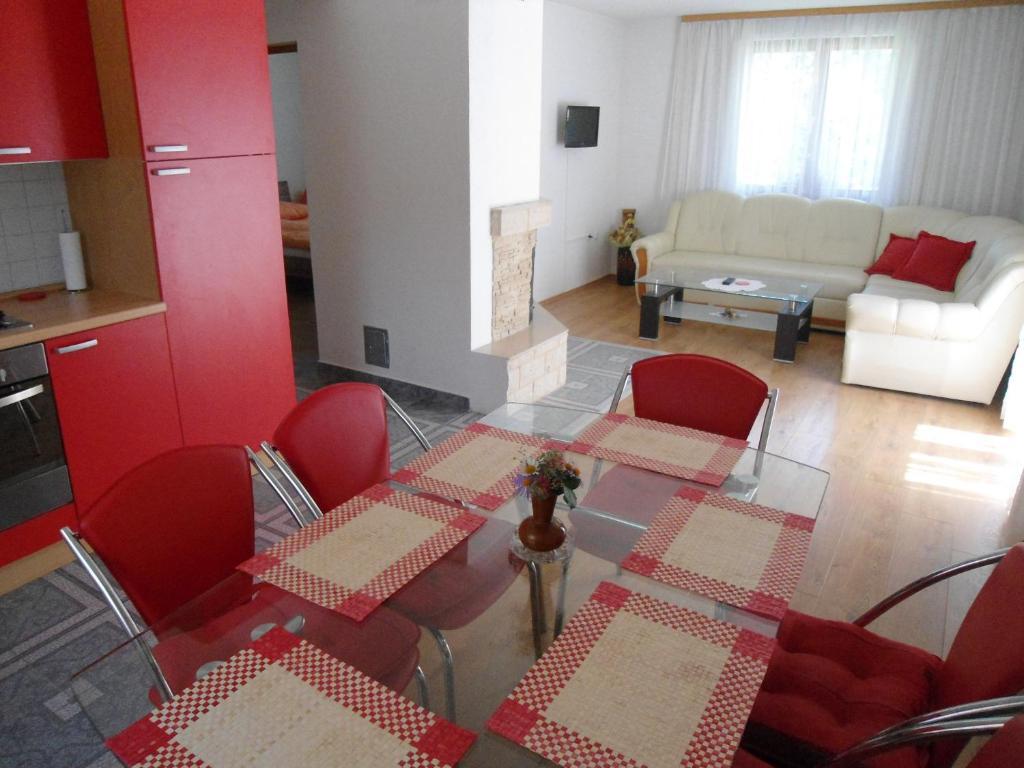 Galesic Apartments & Rooms Korenica Ruang foto