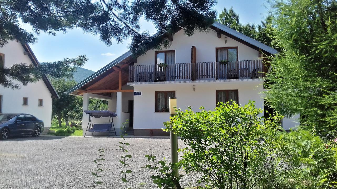 Galesic Apartments & Rooms Korenica Bagian luar foto